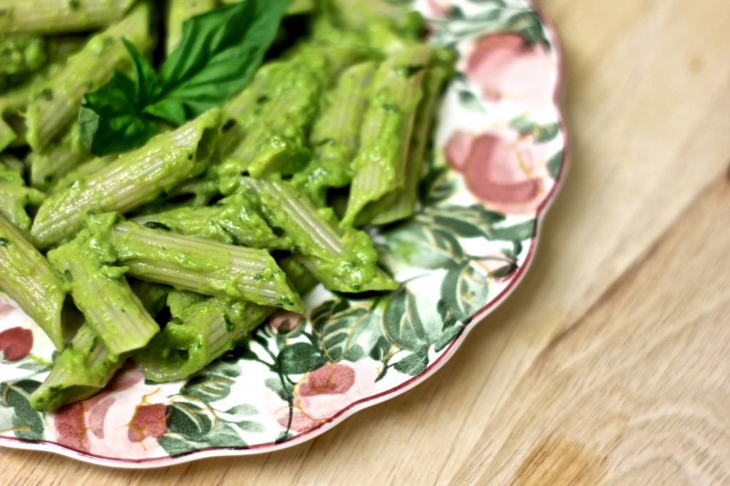 Creamy Avocado Pesto Pasta